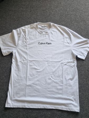t-shirt homme taille XL  neuf jamais porté 