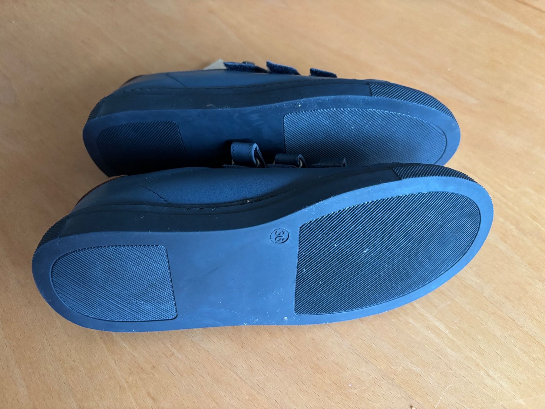 Scarpe per ragazzi: Schuhe 36 – Nuovo (secondo la descrizione) da Rothrist venduto da dschibuti 1