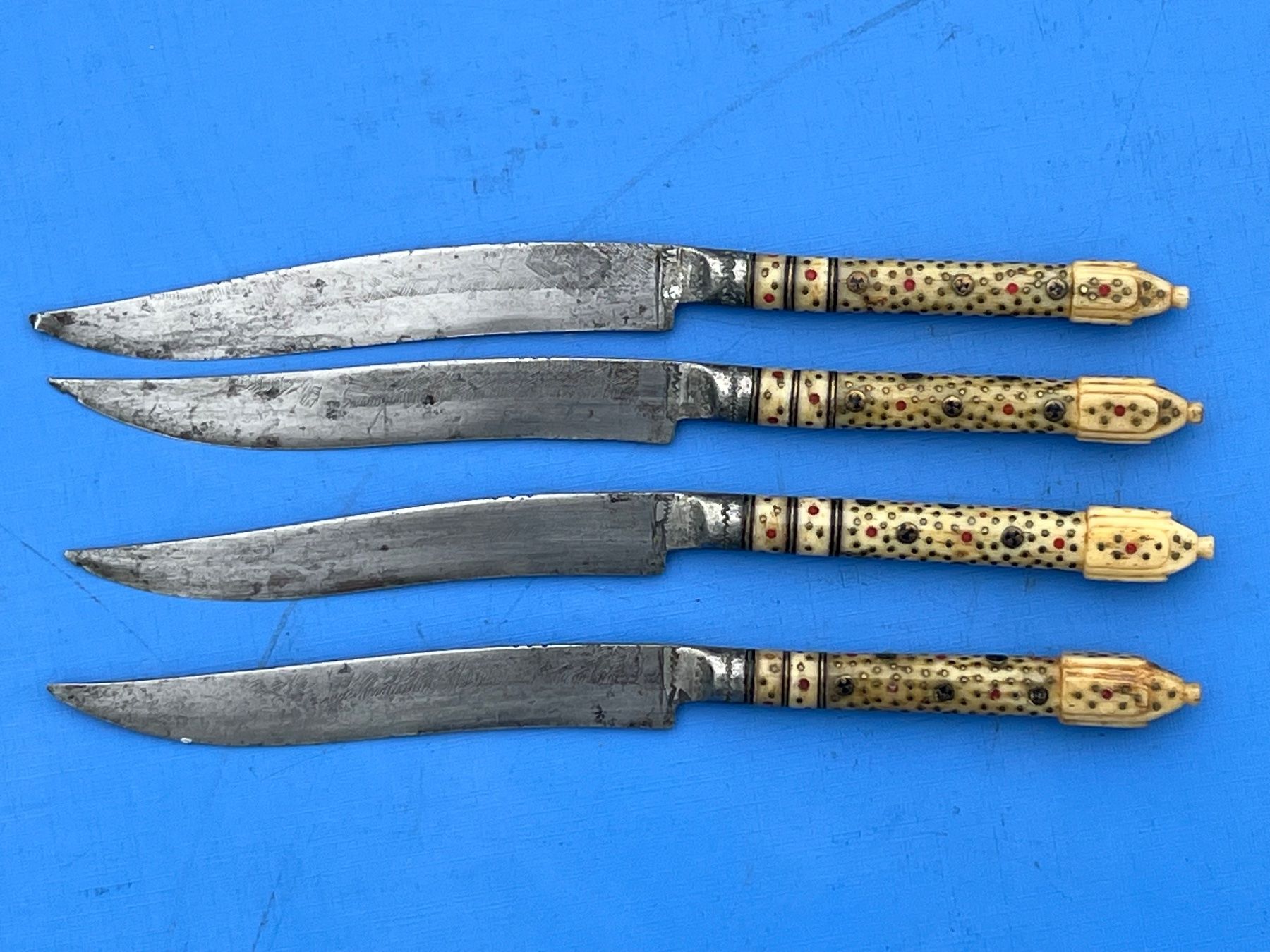 Besteck: 4 antike Sarajevo Messer 18 cm lang – Gebraucht aus Unterengstringen von  1