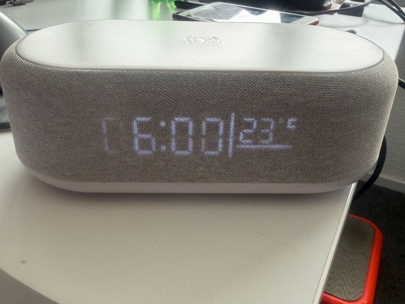 Ladegeräte: Multifunktionale Ladestation - Neuwertig, Grau/Weiss – Gebraucht aus Bubikon von Simbeli 3