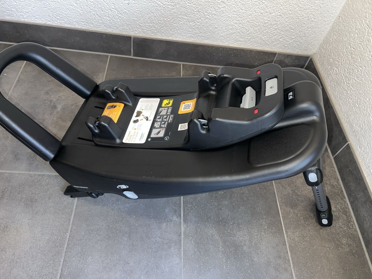 Joie Seggiolini per auto: Joie Babyschale I-Snug mit Isofix Base – Usato da Wilderswil venduto da StefLeSherif 1