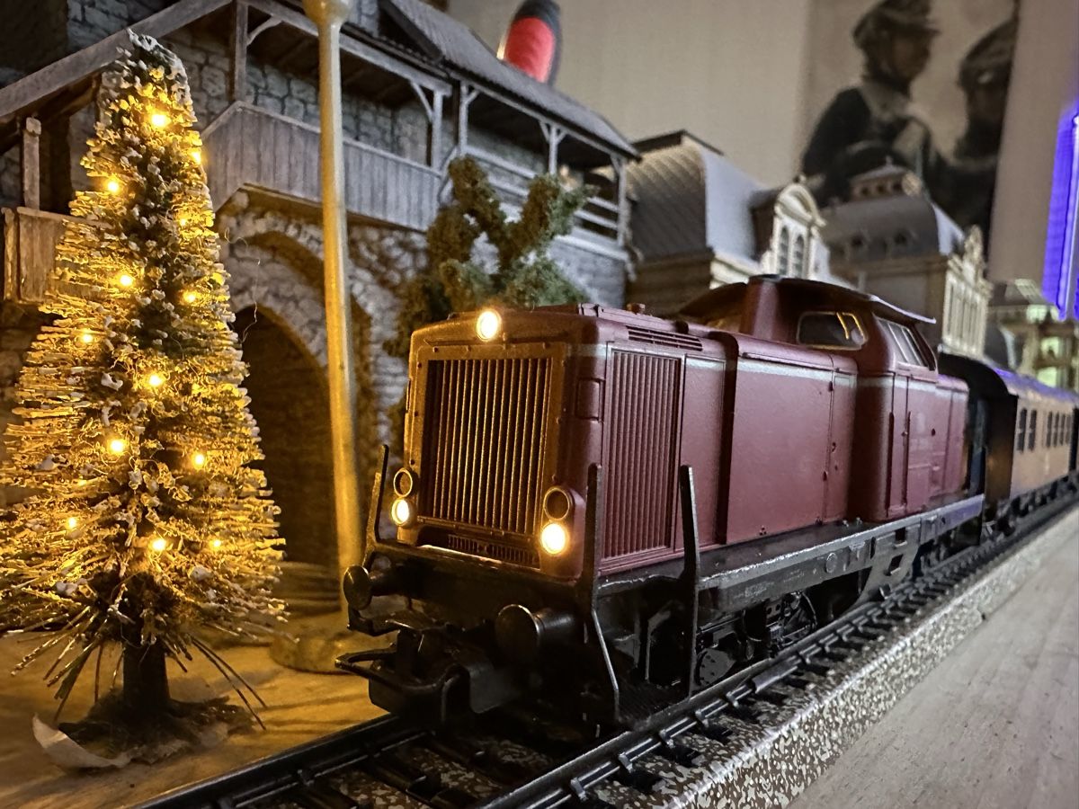 Märklin Modellini di ferrovie: Märklin 3072 DB BR 212 Bauzug – Usato da Lupsingen venduto da New-Haven