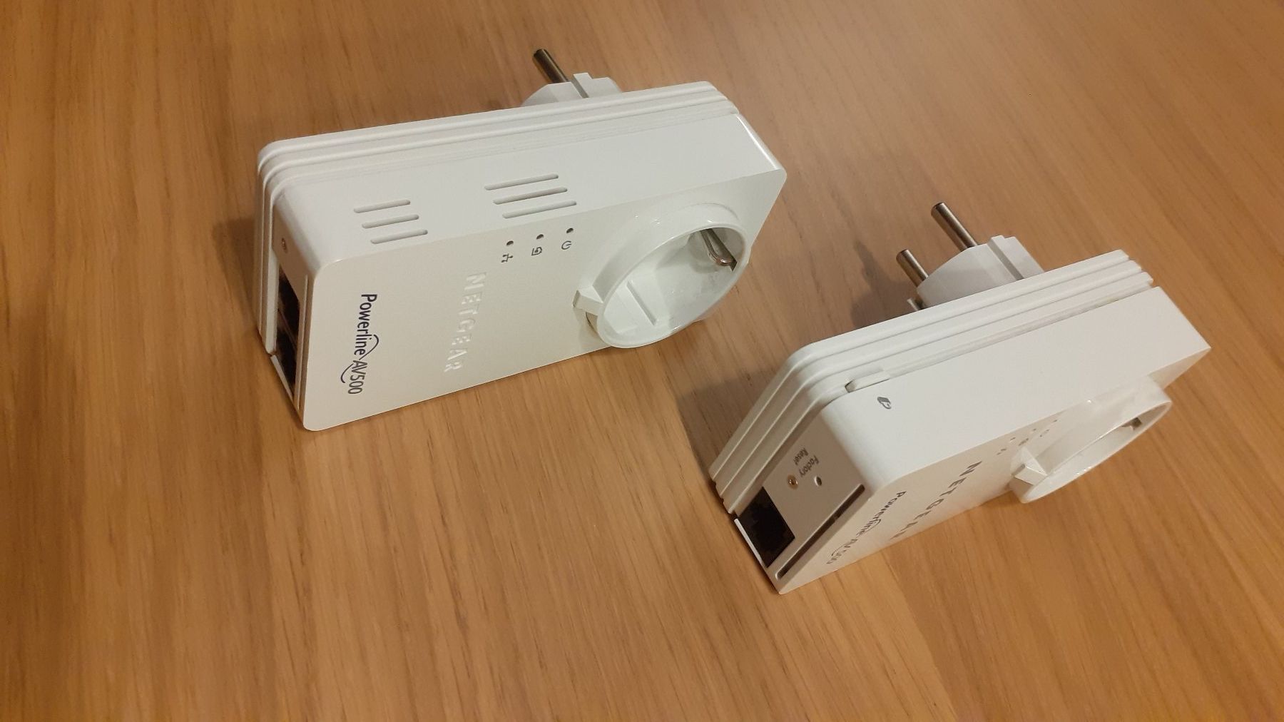 Unità & Adattatore: Netgear powerline adapters – Usato da Zürich venduto da davide_zh 1