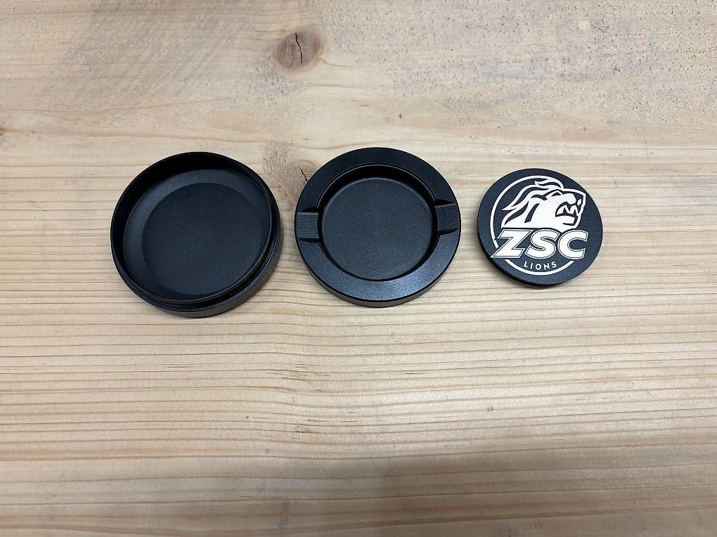 Tutte le decorazioni: Snusdose ZSC – Usato da Rickenbach ZH venduto da Pumba_500 1