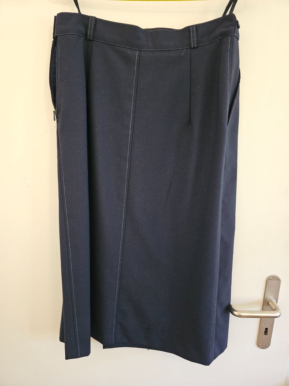 Uniformi: Damen Uniform Zugpersonal DB – Usato da Kaufdorf venduto da Sj1 1