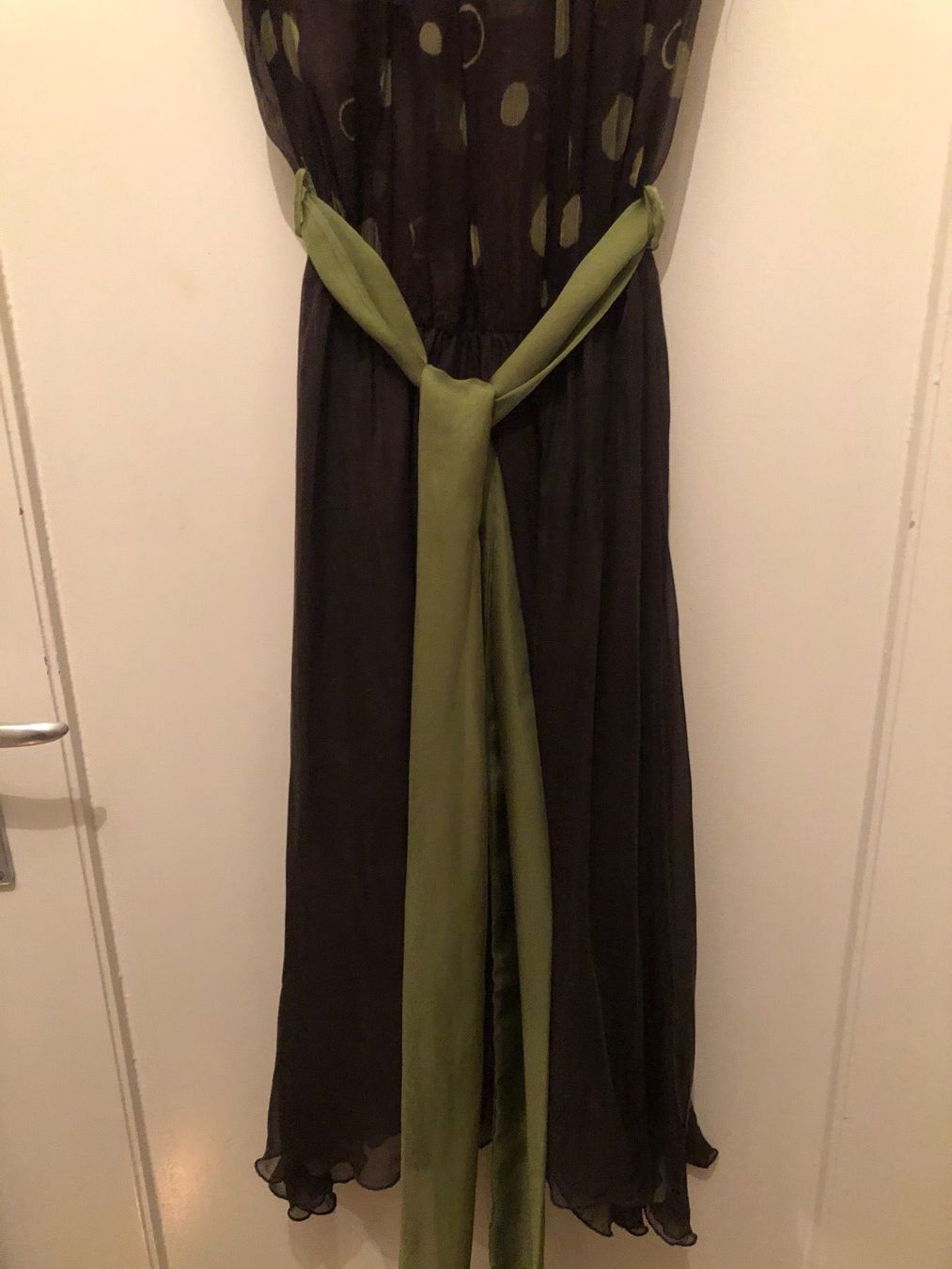 Kleider: Elegante Damen Kleid Neue Gr/M – Gebraucht aus Basel von Ivana_4 7