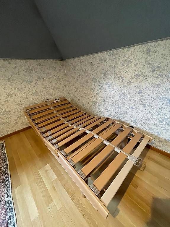 Letti: Lit 200×90 avec sommier motorisé – Usato da Grimisuat venduto da cde_j5hh