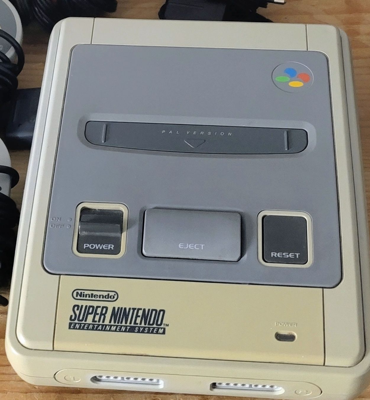 Nintendo Konsolen: SNES PAL Version inkl. 2 Controller + 3 Spiele – Gebraucht aus Olten von WasmerS