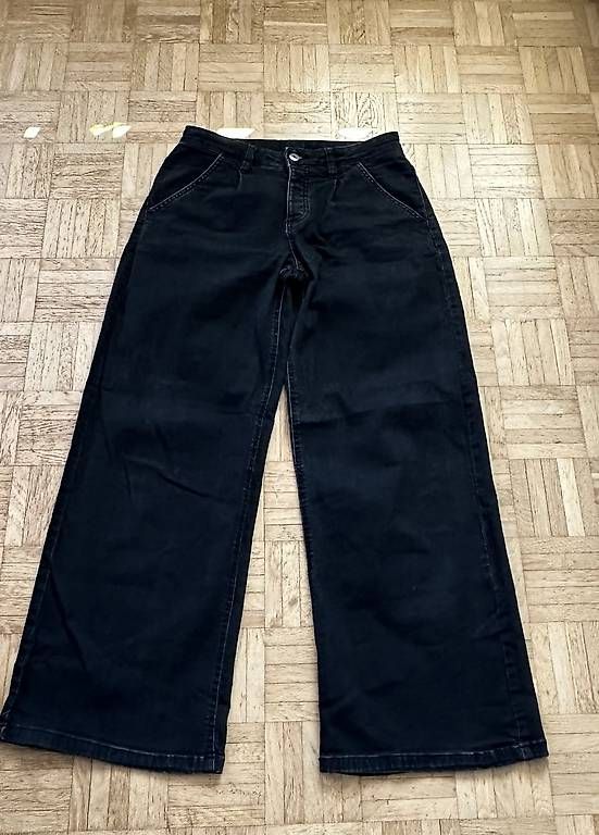 Jeans: Schwarze Jeans mit seitlichen Eingriffstaschen Gr.38  – Usato da Stäfa venduto da DearDarling 1