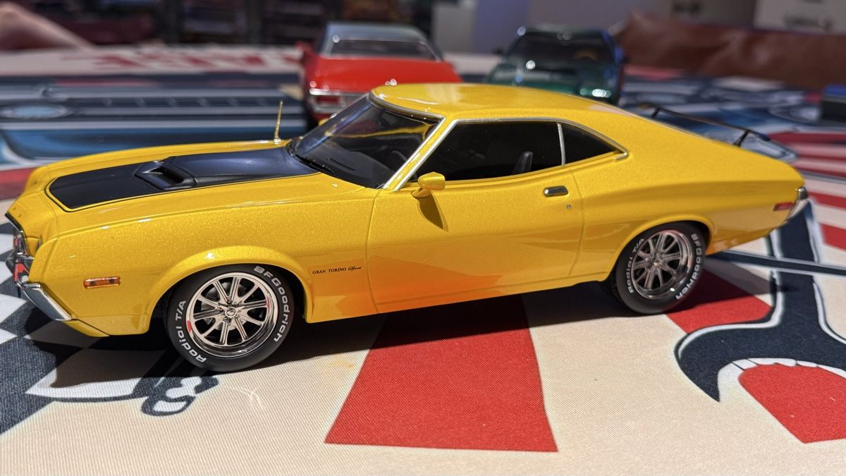 Ford Modellini d'auto: Ford Gran Torino, gelb, 1:18 – Nuovo (secondo la descrizione) da Basel venduto da Zomeg