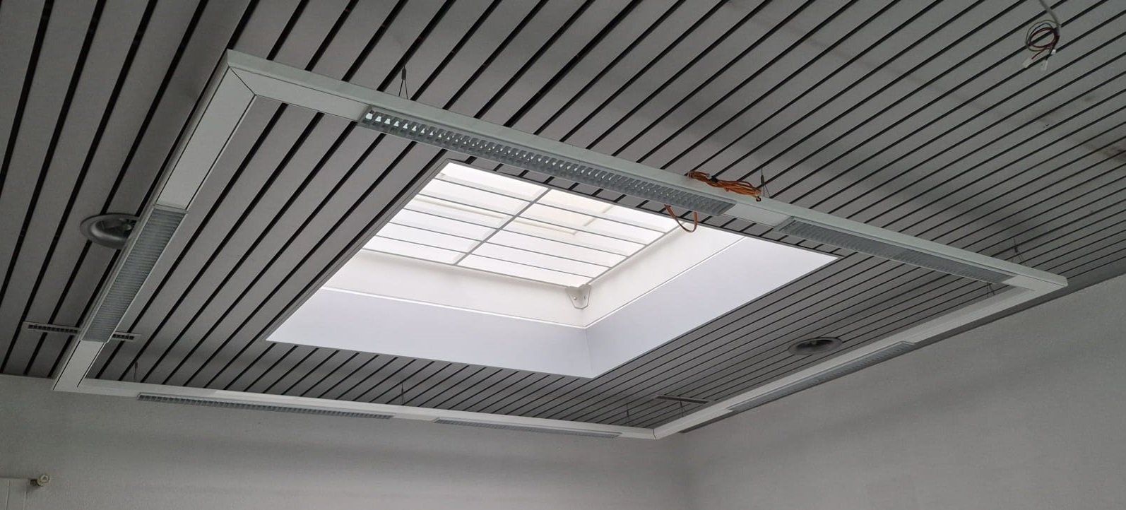 Kronleuchter & Deckenlampen: Deckenleuchte - Schienensystem – Gebraucht aus Lützelflüh-Goldb von morgi_sys