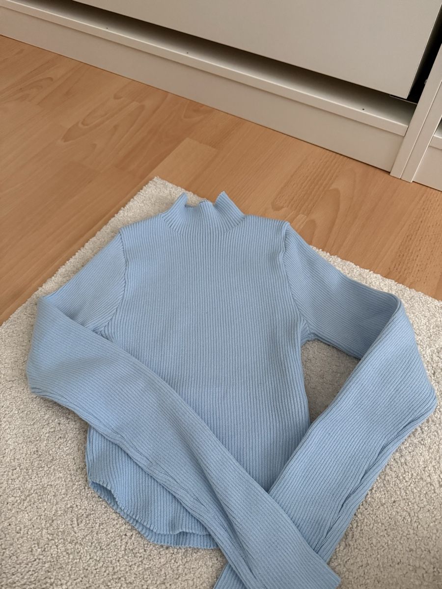 Pullover & Sweatshirts: Damen Pullover hellblau M – Neu (gemäss Beschreibung) aus Alpnach Dorf von beauty87