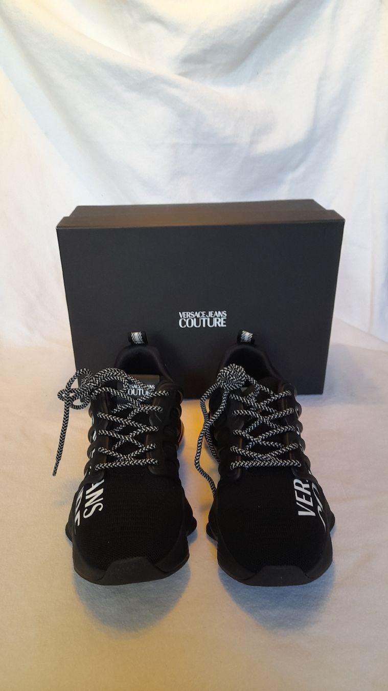 Versace Scarpe da uomo: Baskets Versace Jeans Couture noires, taille 41, neuves – Nuovo e nell'imballaggio originale da st.gallen venduto da The_Rag_Picker.