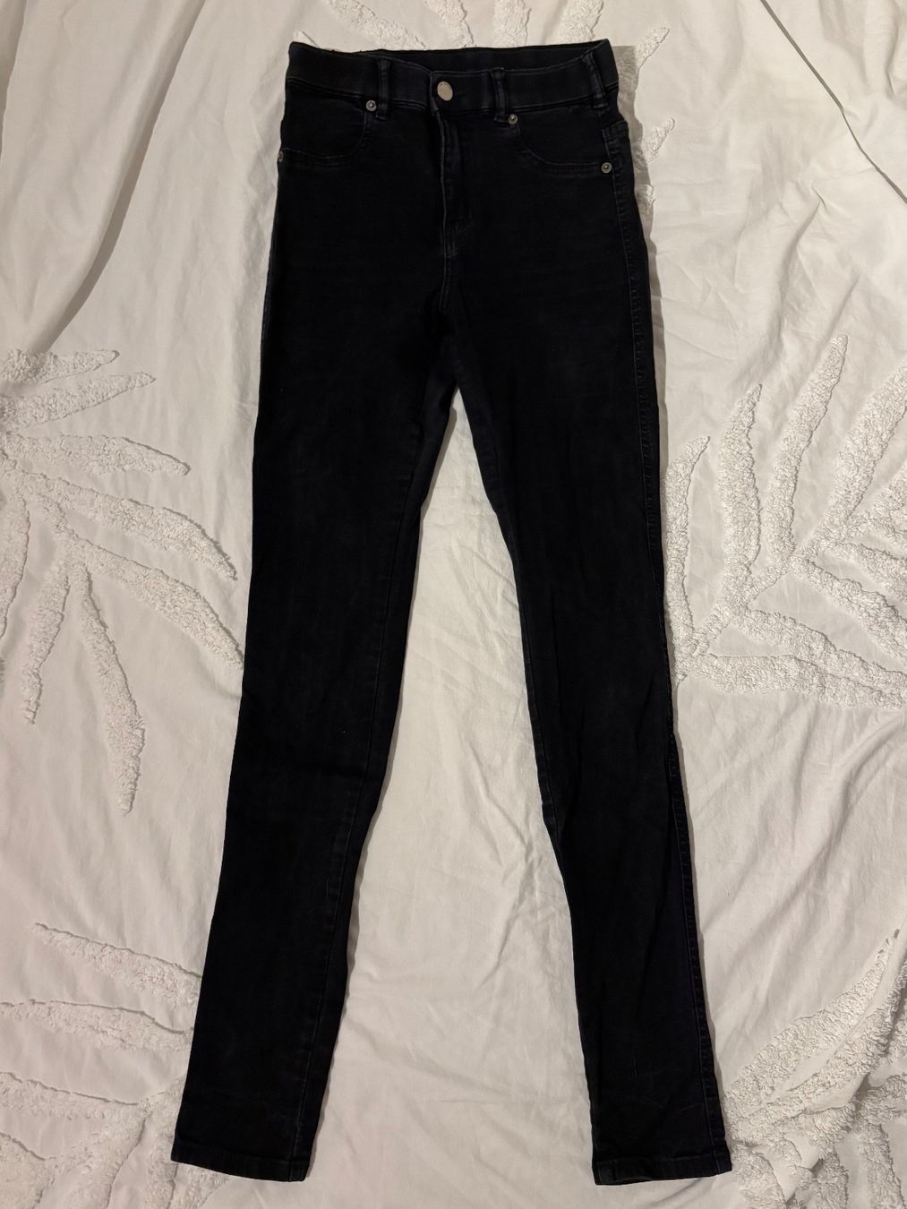 Jeans: Schwarze high waist Jeans – Gebraucht aus Zürich von hue_82qd