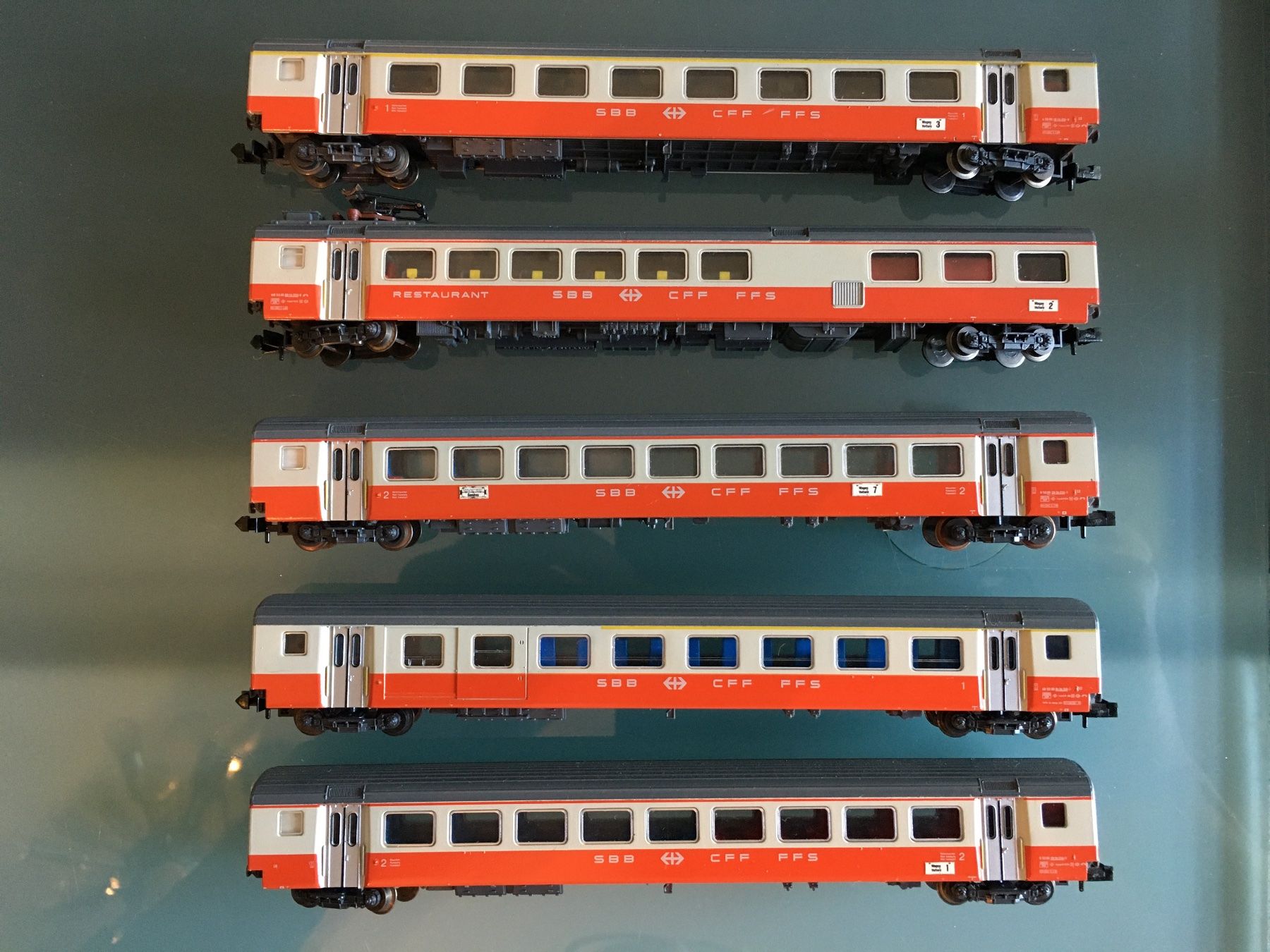 Trix Modellini di ferrovie: 5 Wagen Minitrix Swiss Express SBB Spur N – Usato da holziken venduto da Weston 2