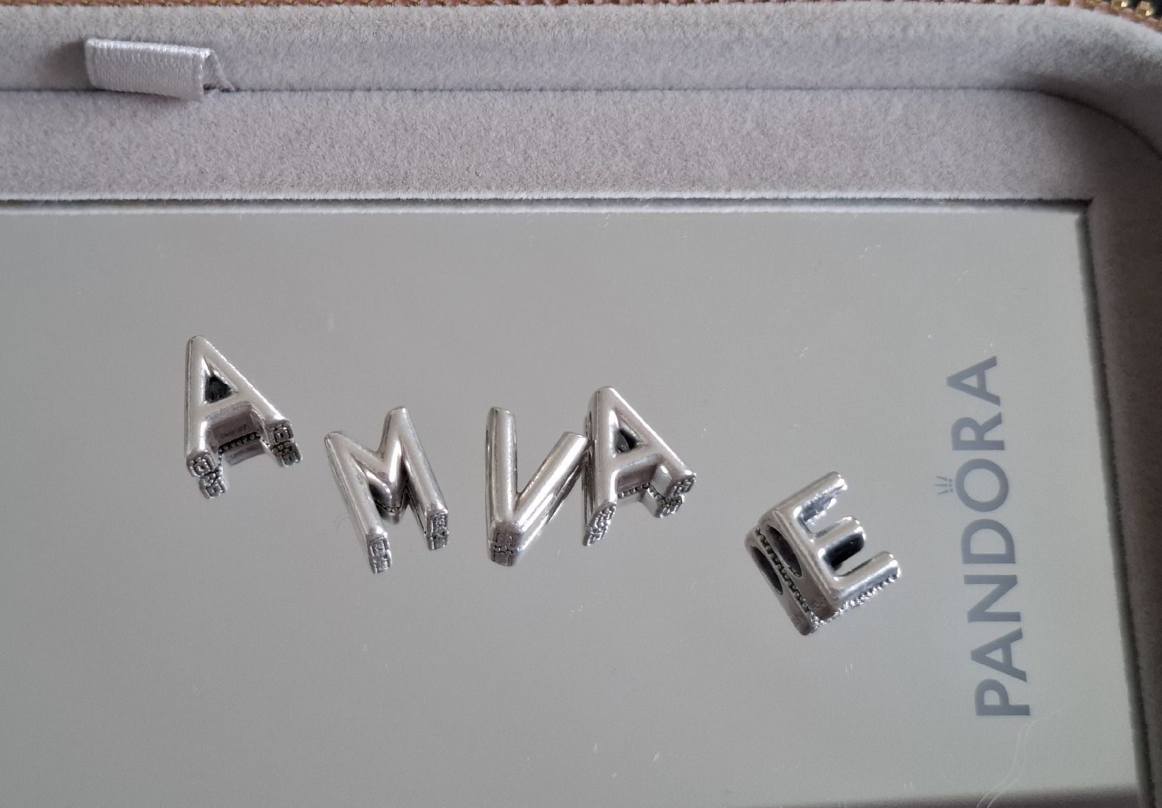 Pandora Anhänger: 5 lettre charm Pandora – Neu (gemäss Beschreibung) aus Lausanne von Ptite_Dame