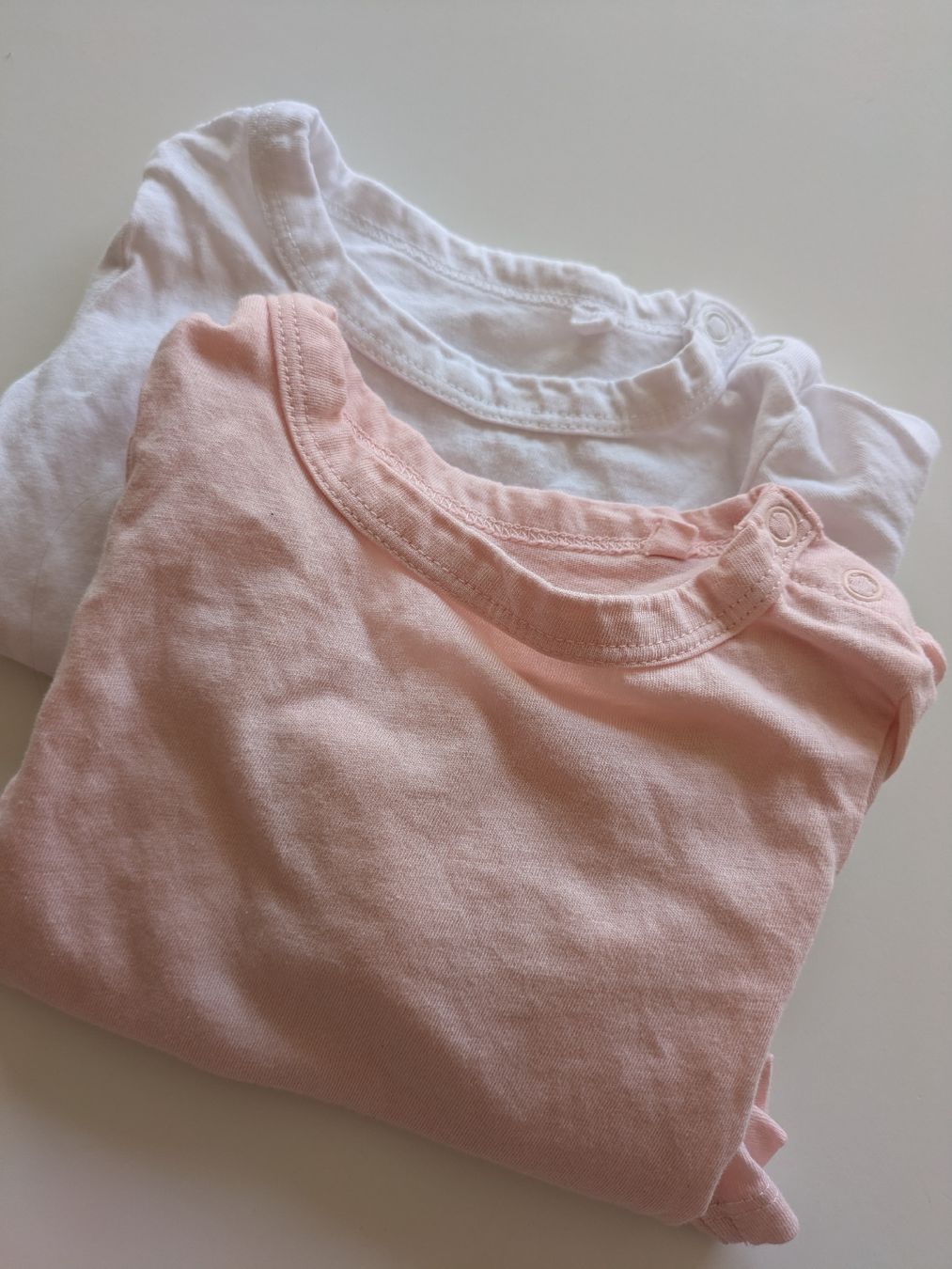 Maglioni & Felpe: 2x leichte Shirts Baby – Usato da Tagelswangen venduto da Las_Flores 2