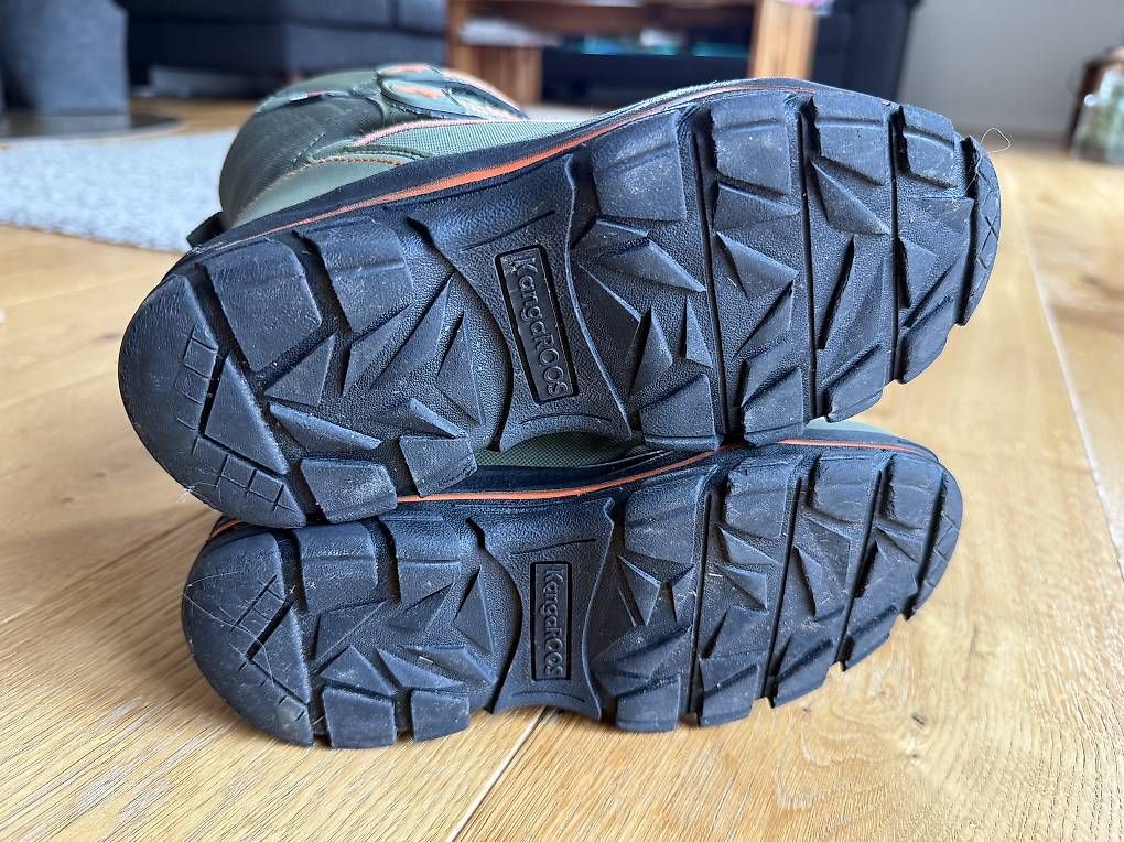 Scarpe per ragazzi: Kinder Winterschue Kangaroos Grösse 33 – Usato da Birmensdorf ZH venduto da Bne 1