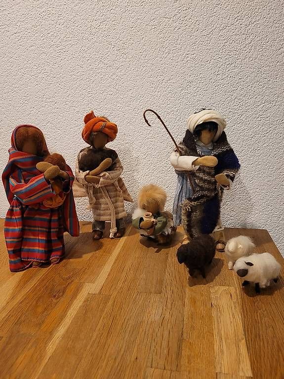 Figuren: Handgefertigte Krippenfiguren – Gebraucht aus Wald ZH von agot 3