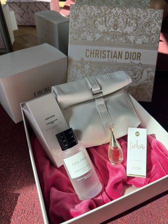 Dior Set (perfume and pouch)