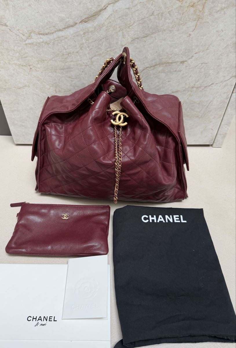 Chanel Sacs femmes: CHANEL 25 bordeaux large – D'occasion à Uetikon am See par mga_lqy6
