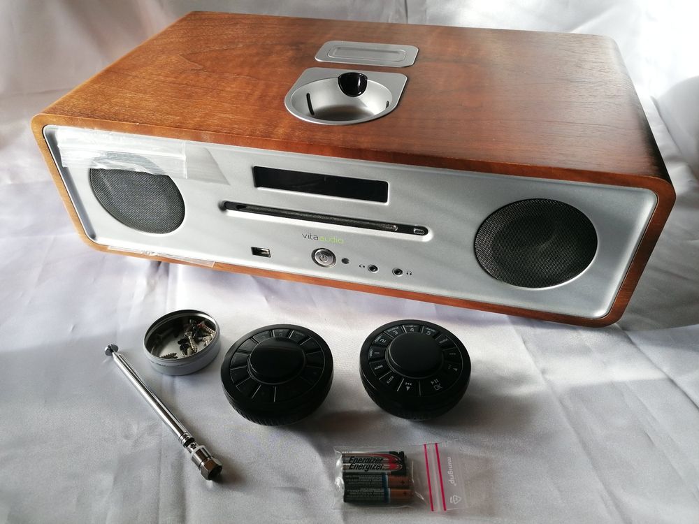 DAB+ VitaAudio R4 (Ruark) Radio Ersatzteile (Defekt) in Binningen für ...