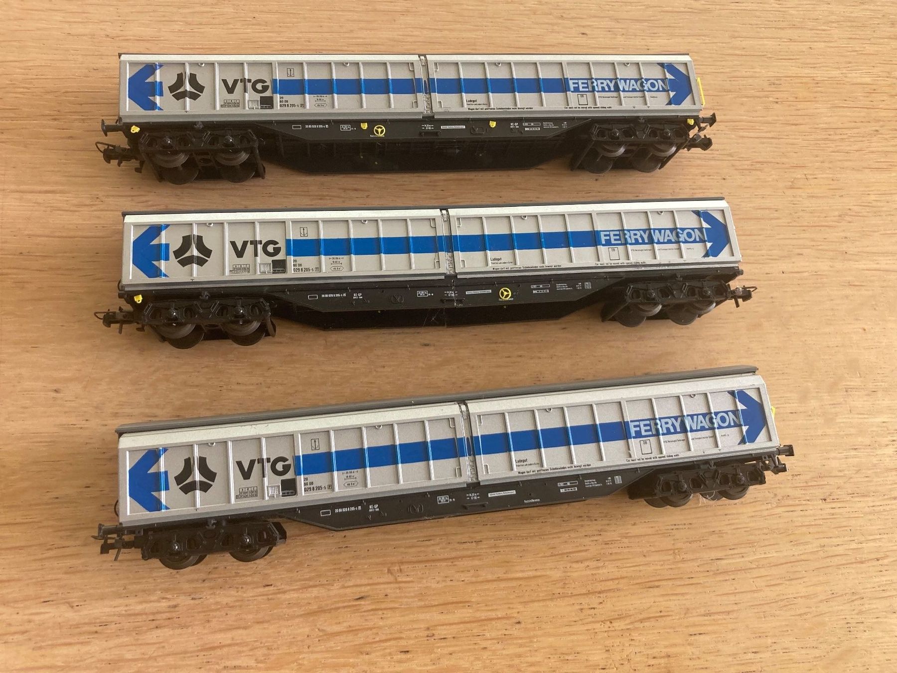 Modellini di ferrovie: 3 Grossraumschiebewandwagen mit AC Achsen – Usato da Willisau venduto da Sherby