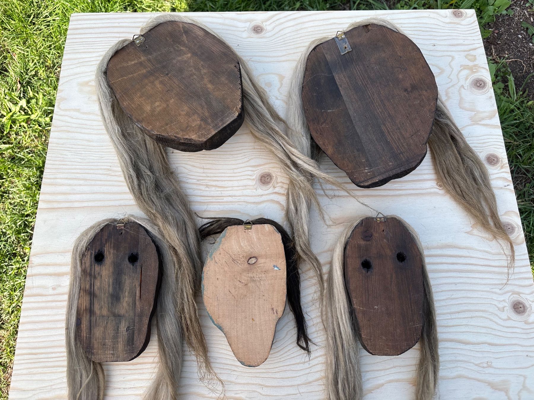 Altro in Antiquarato & Arte: 5 schöne alte Walliser Holzmasken – Usato da Feldbach venduto da Olive1 8