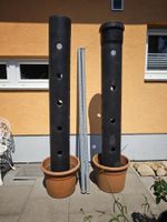 2Pflanzsäulen mit je einem Innenrohr und je einem Topf