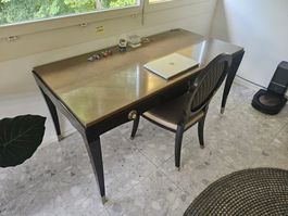 Bureau luxueux avec chaise