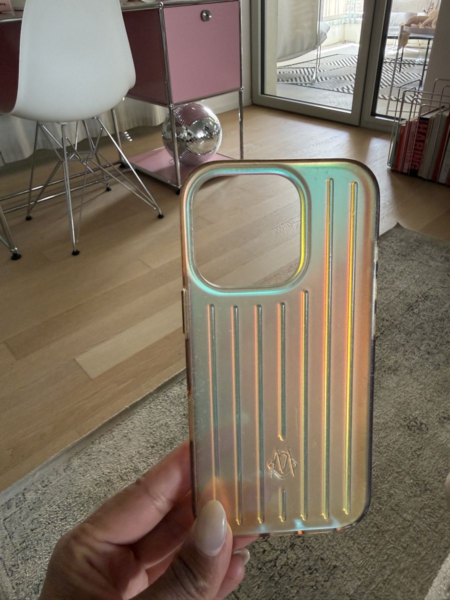 Covers & Schutzfolien: RIMOWA Coque iPhone 16 Pro iridescent – Gebraucht aus Wallisellen von rac_sy2x 4
