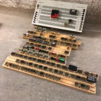 Elektronik-Experimentier-Board mit Elektronik Bauteilen