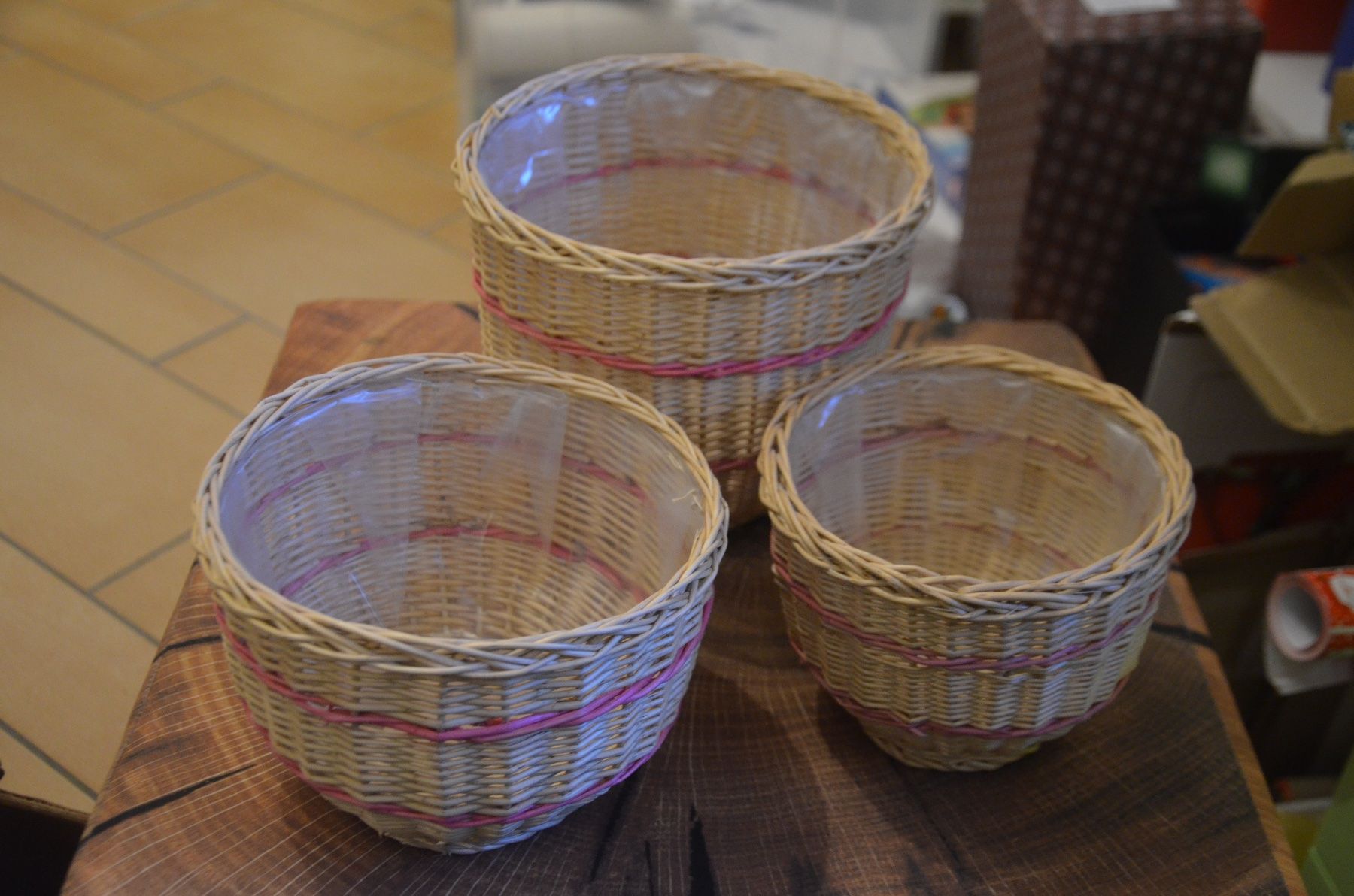 Tutte le decorazioni: 3 STUCK - KORB - OSTERN ODER BLUME – Usato da Chiasso venduto da Dolly015