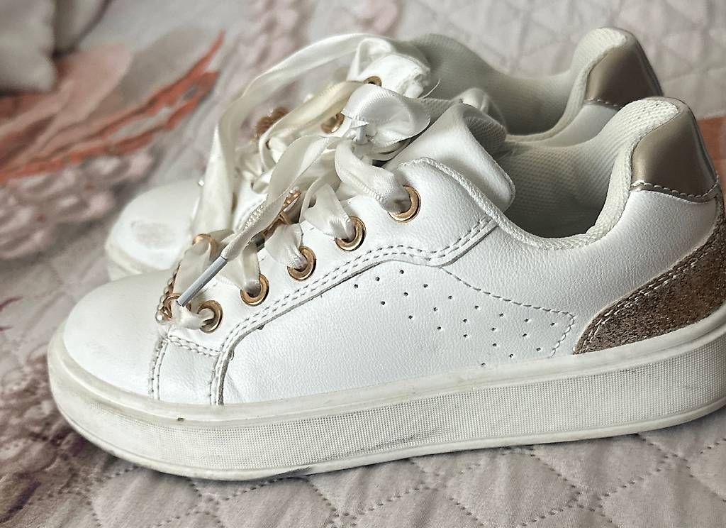 Schuhe für Mädchen: Chassure fille 32 – Gebraucht aus Renens VD von mary184 2