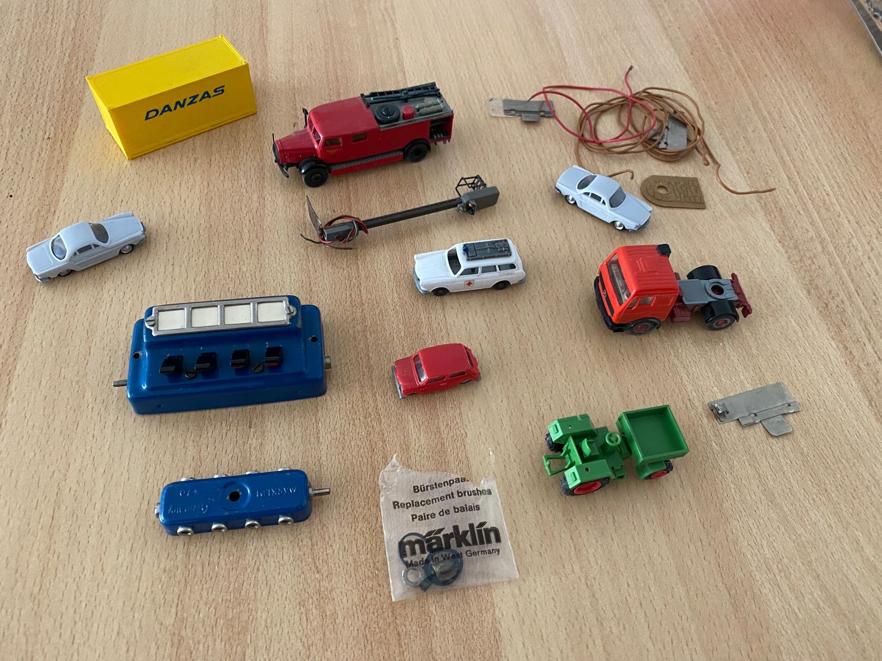 Märklin Modellini di ferrovie: Märklin Teile Autos ets. H0 – Usato da Brügg BE venduto da Pitsch445