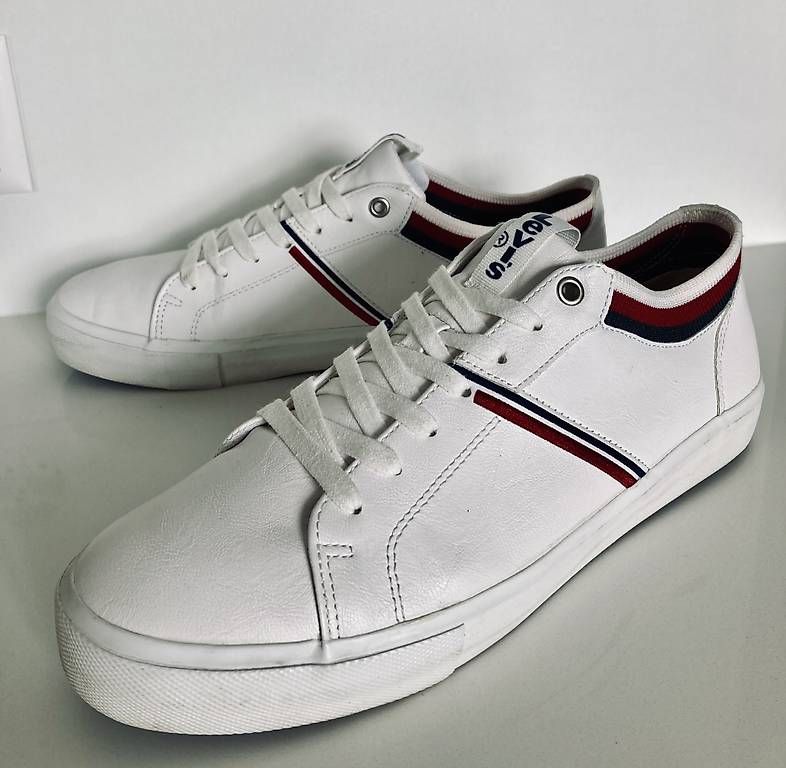 Levi's Scarpe da uomo: Levis Sneakers weiss Gr 42 – Usato da Thun venduto da Fuesu1812