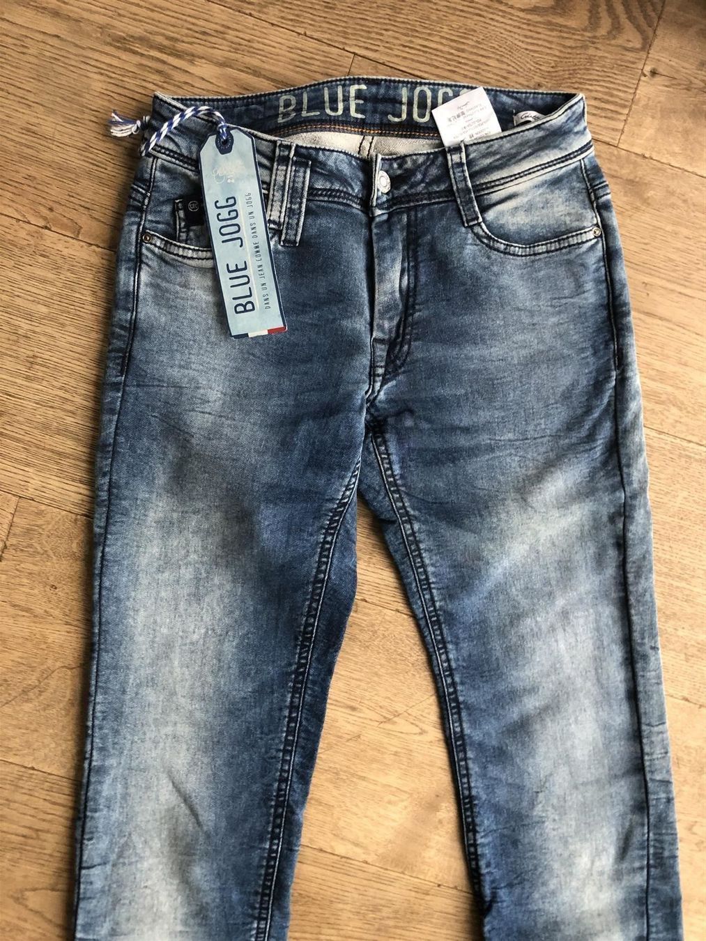 Le Temps Des Cerises Jeans: Jeans, Temps des Cerises --NEU--, 25 – Nuovo (secondo la descrizione) da Stettfurt venduto da outlet72 2