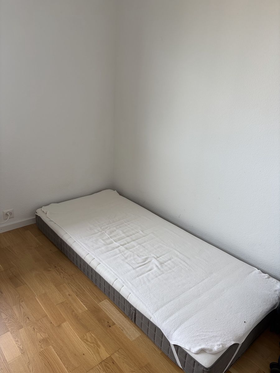 Betten: Bed with mattress  – Gebraucht aus Zürich von zha_qlq2 1