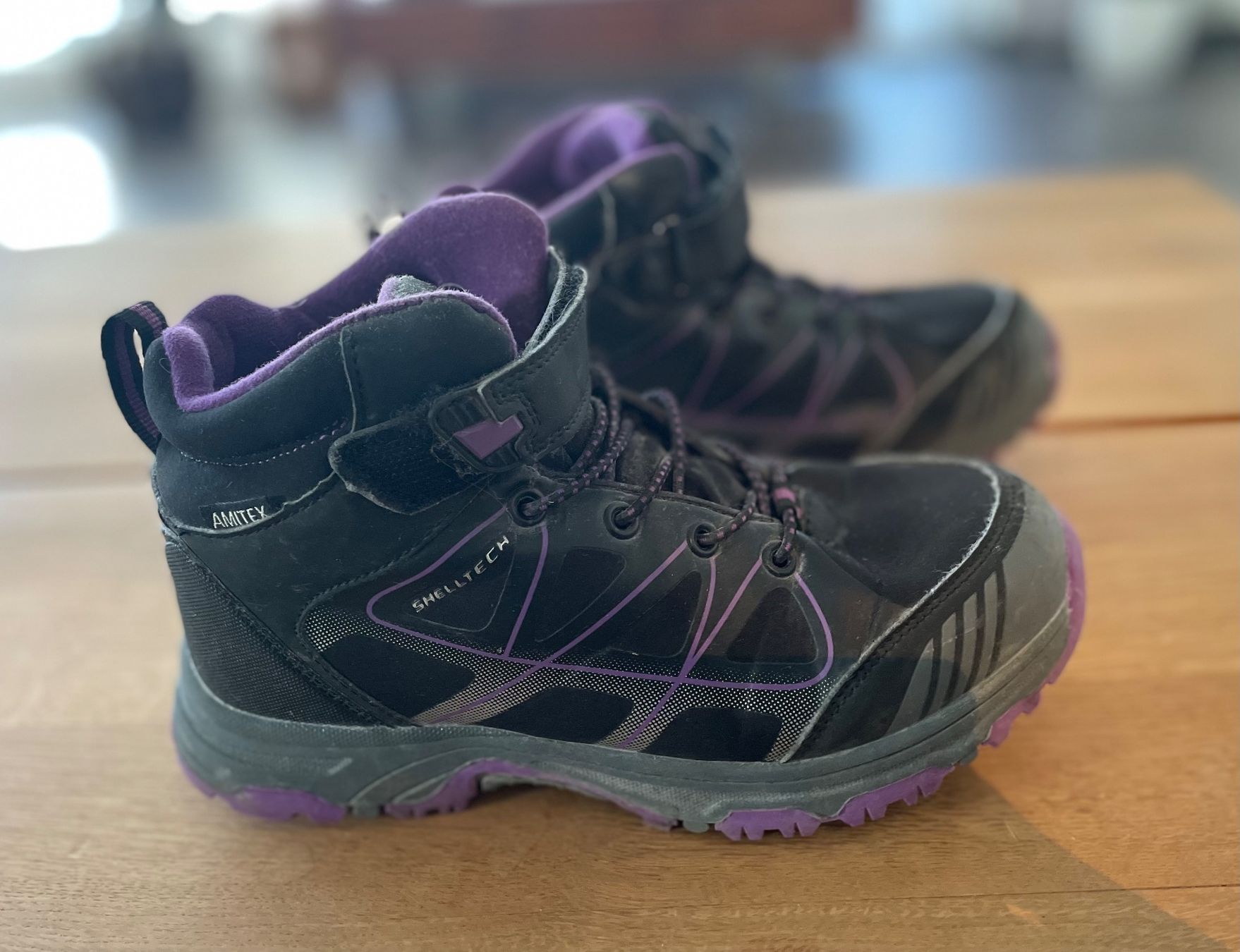 Schuhe für Jungen: Schuhe von Shelltech AMITEX Grösse 35 – Gebraucht aus Fehraltorf von Marlene4