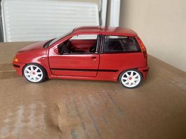 Fiat Punto GT scala 1/24 - in buono stato