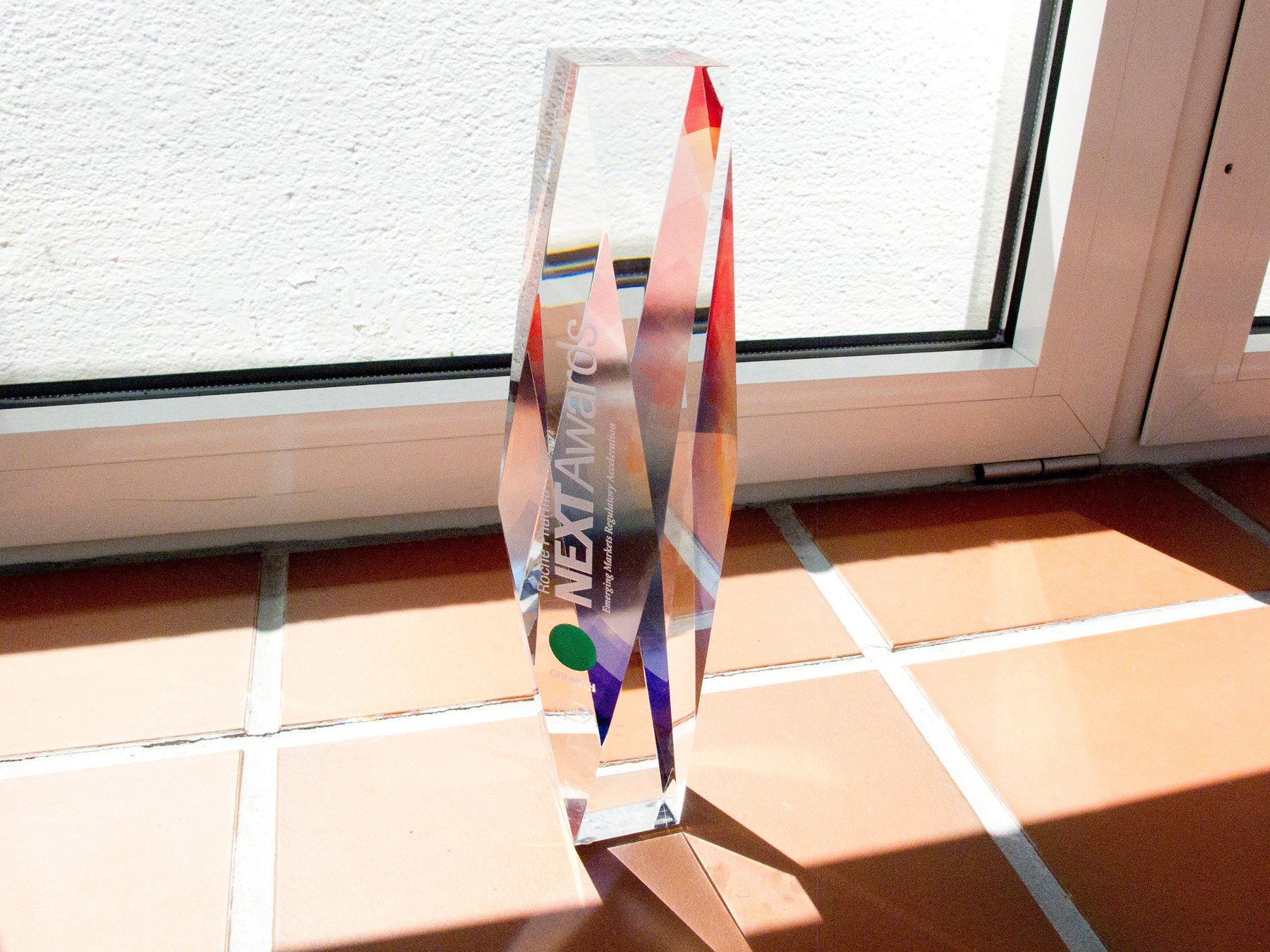 Skulpturen & Statuen: ROCHE PHARMA NEXT AWARD 2017 – Gebraucht aus Blauen von wosonst 4