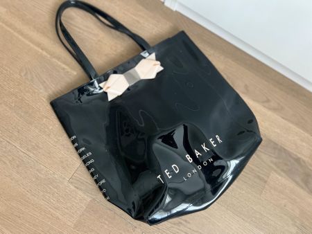 TED BAKER LONDON Tasche Lack, schwarz, Vintage