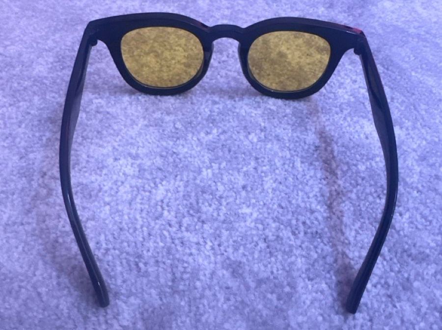 Occhiali & Lenti: Sonnenbrille mit stylischem, schwarzen Rahmen – Nuovo (secondo la descrizione) da Solothurn venduto da Ib1a 2