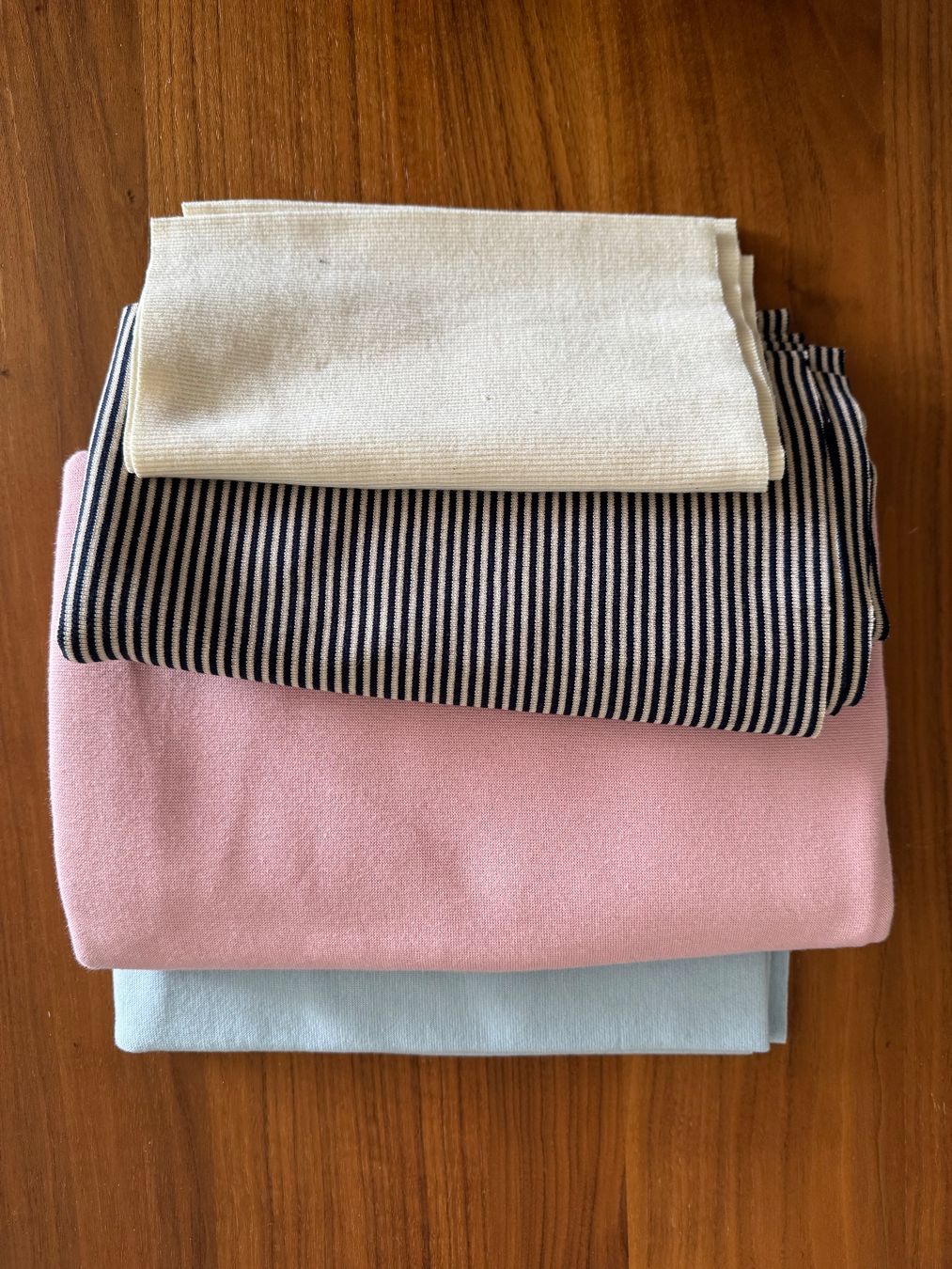 Tessuti: Stoff - Bündchen- & Sweatstoff – Usato da Rüti ZH venduto da sabless