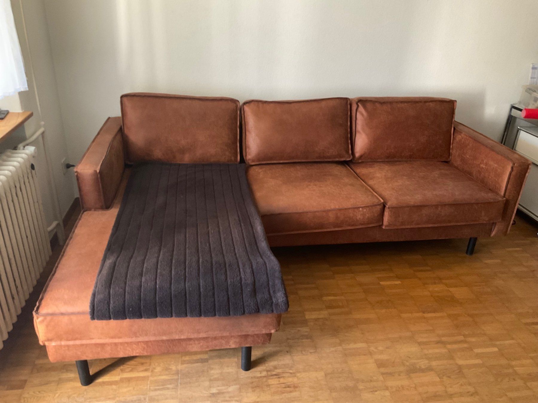 Sofas: Braunes Kunstledersofa – Gebraucht aus Zürich von fdr_q6l7