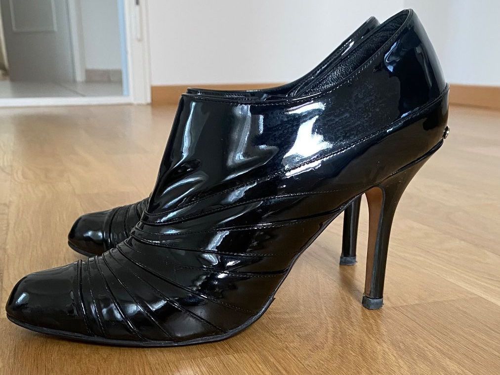 Dior Scarpe da donna: DIOR Stiefeletten Gr. 39 schwarz – Usato da Thalwil venduto da olh_7cpg