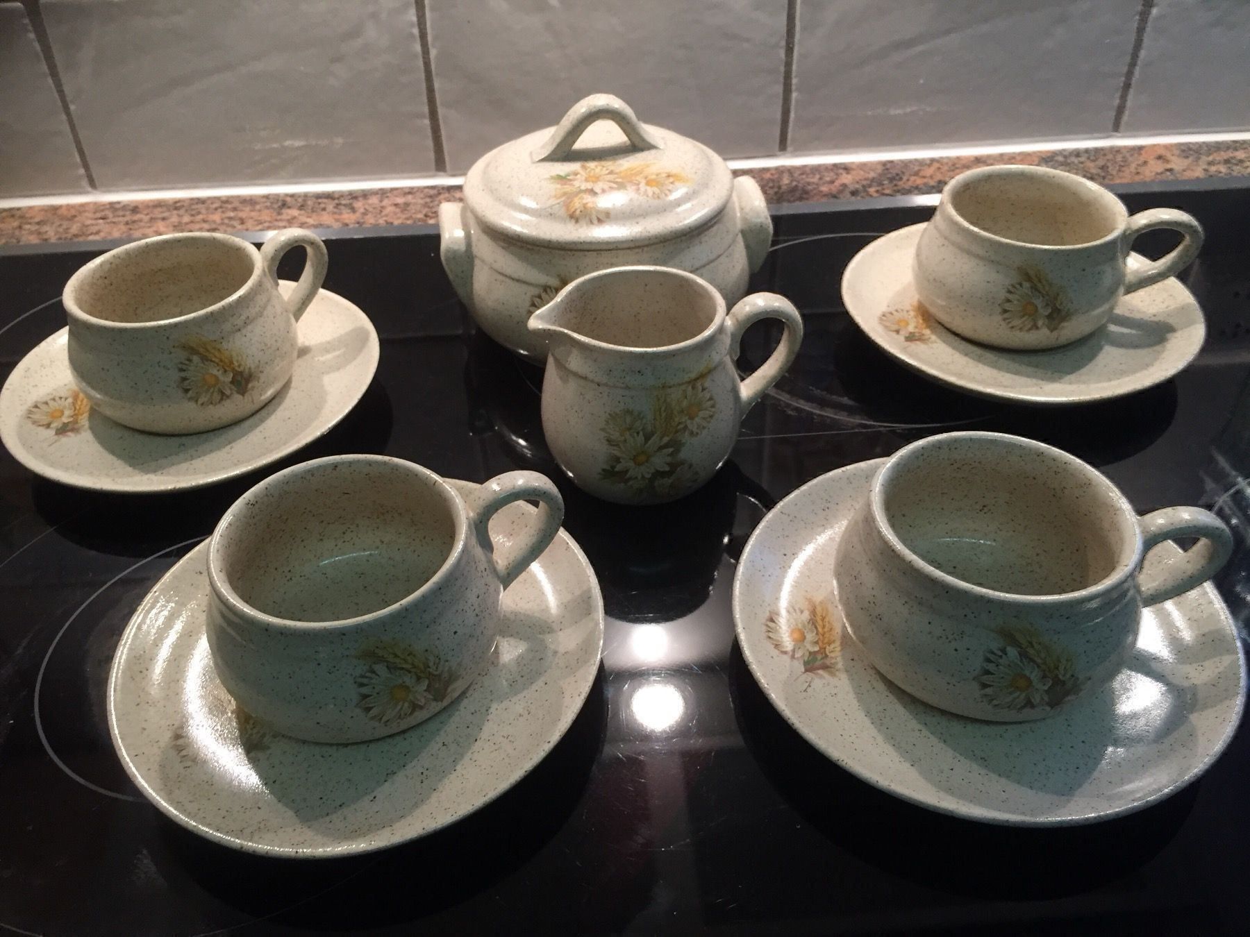 Tassen: Ensembles tasses – Gebraucht aus Tavannes von calimero1012