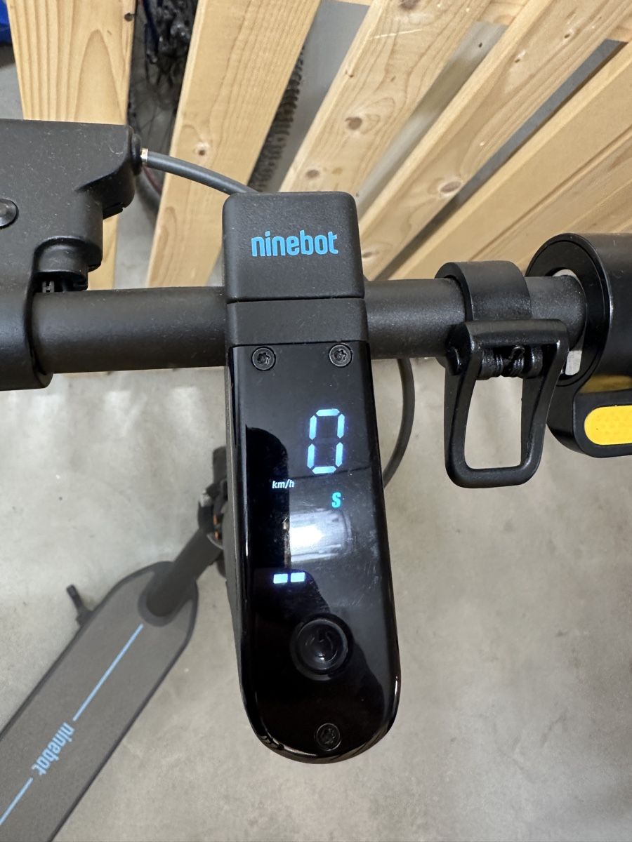 Scooter: Segway E-Scooter - Ninebot G30D 2. Version - Fast neu! – Usato da Zürich venduto da Jojo_66 2