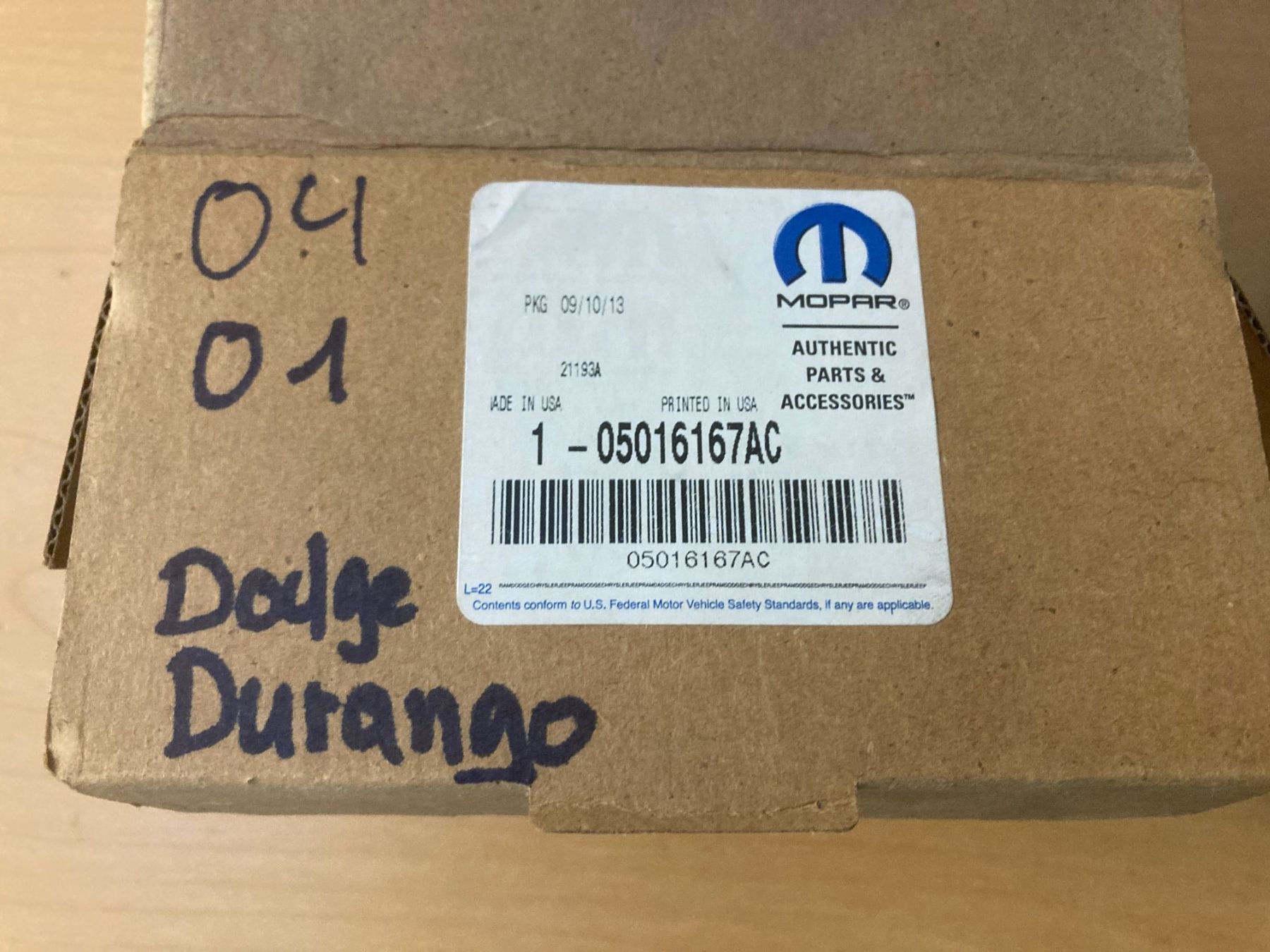 Dodge Tutti pezzi di ricambio auto: Dodge Durango Bremsklötze vorne Mopar 05016167AC – Nuovo e nell'imballaggio originale da Cham venduto da WB2223 3
