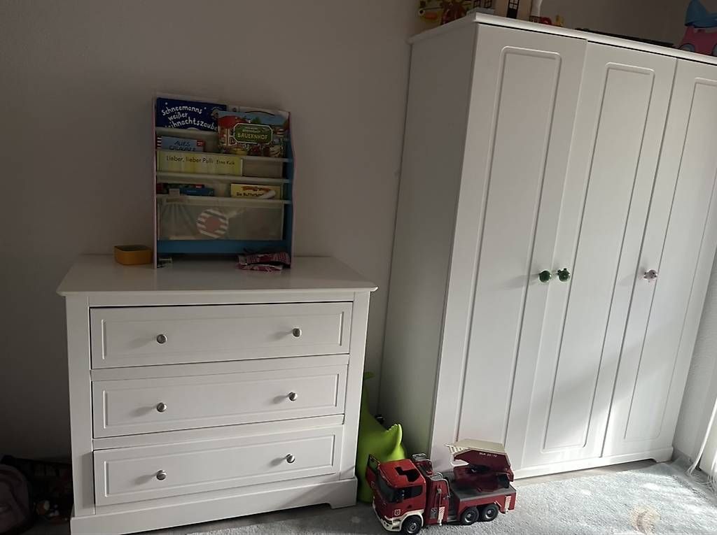 Schränke: Wunderschöner Kleiderschrank mit Softclose – Gebraucht aus Reitnau von ivyd
